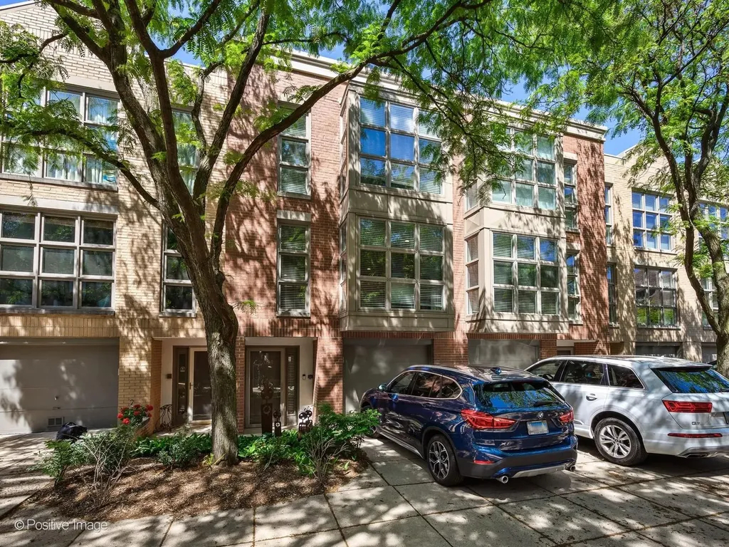 2365 North Wayne Avenue Chicago IL 60614