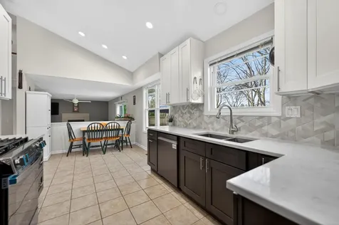 460 Highland Grove Drive Buffalo Grove IL 60089