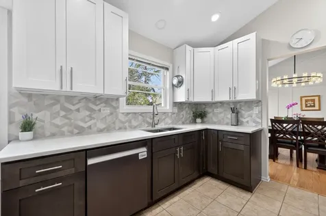 460 Highland Grove Drive Buffalo Grove IL 60089