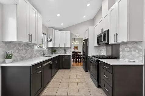 460 Highland Grove Drive Buffalo Grove IL 60089