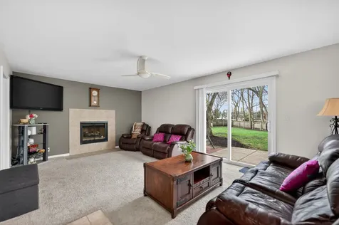 460 Highland Grove Drive Buffalo Grove IL 60089