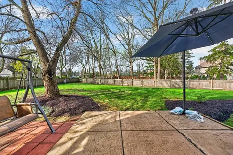 460 Highland Grove Drive Buffalo Grove IL 60089