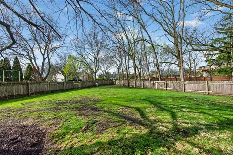 460 Highland Grove Drive Buffalo Grove IL 60089