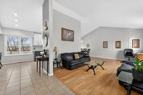 460 Highland Grove Drive Buffalo Grove IL 60089