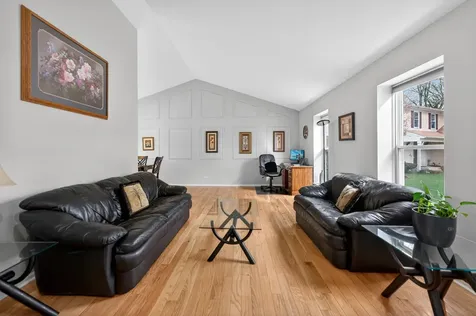 460 Highland Grove Drive Buffalo Grove IL 60089