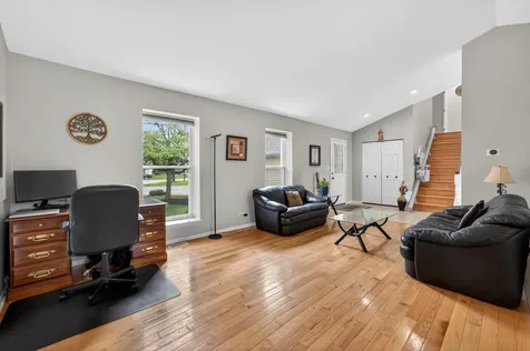 460 Highland Grove Drive Buffalo Grove IL 60089