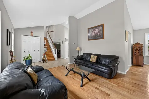 460 Highland Grove Drive Buffalo Grove IL 60089