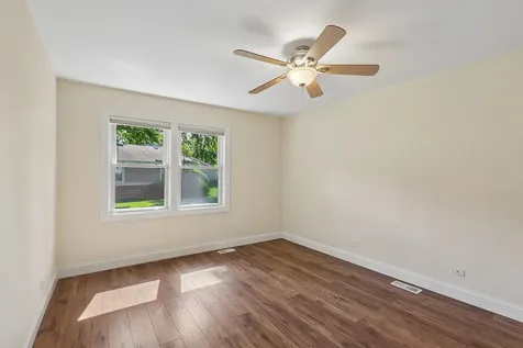 309 Northwestern Court Bloomingdale IL 60108