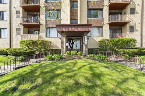 5800 West 105th Street Oak Lawn IL 60453