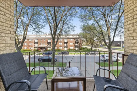5800 West 105th Street Oak Lawn IL 60453