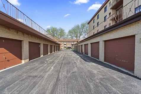 5800 West 105th Street Oak Lawn IL 60453