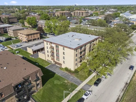 5800 West 105th Street Oak Lawn IL 60453