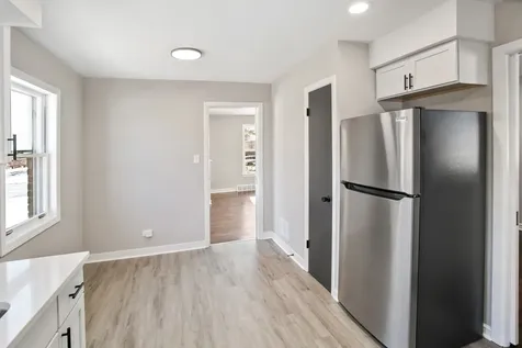752 East 164th Street South Holland IL 60473