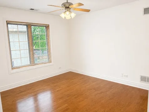 1759 Dewes Street Glenview IL 60025