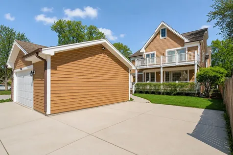 1759 Dewes Street Glenview IL 60025