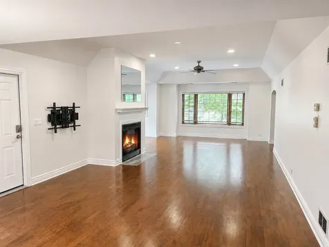 1759 Dewes Street Glenview IL 60025