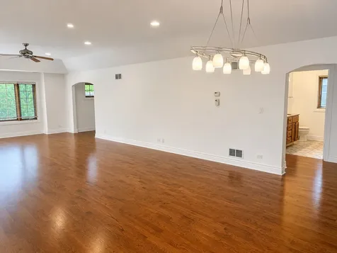 1759 Dewes Street Glenview IL 60025