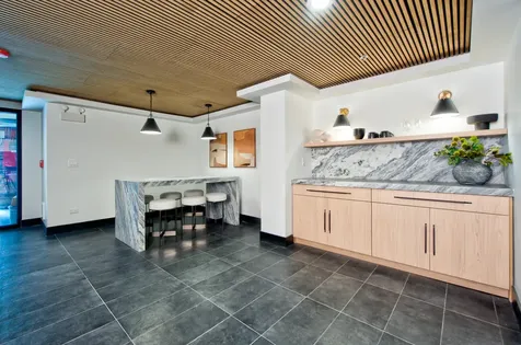 9396 Landings Lane Des Plaines IL 60016