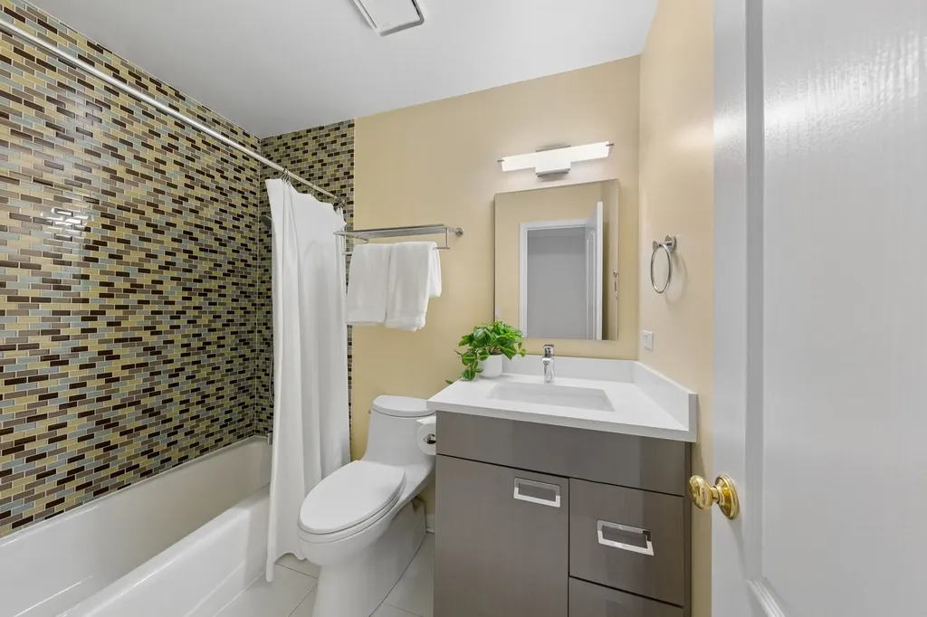 3312 North Racine Avenue Chicago IL 60657