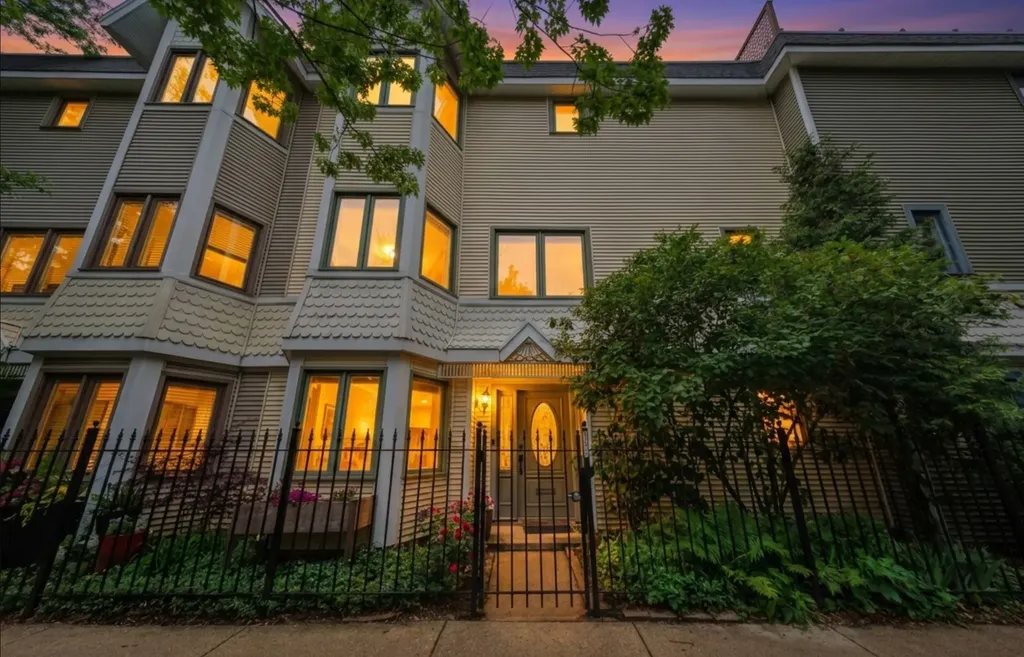 3312 North Racine Avenue Chicago IL 60657