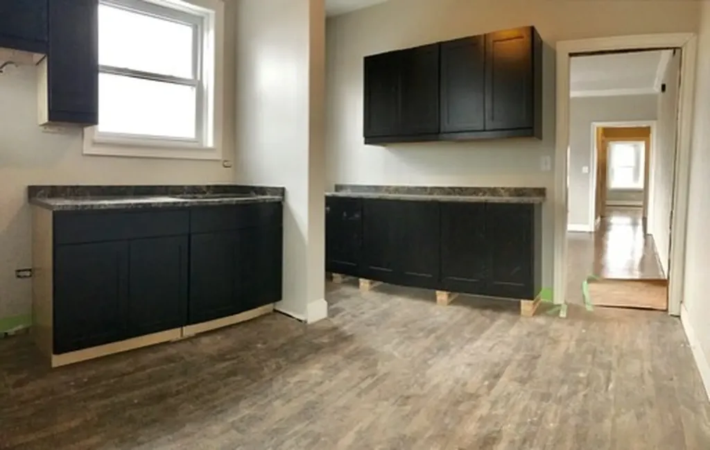 9133 South Essex Avenue Chicago IL 60617