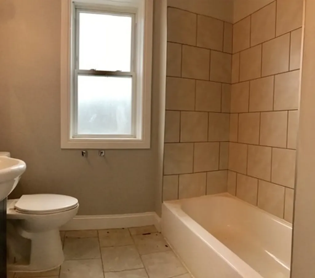 9133 South Essex Avenue Chicago IL 60617