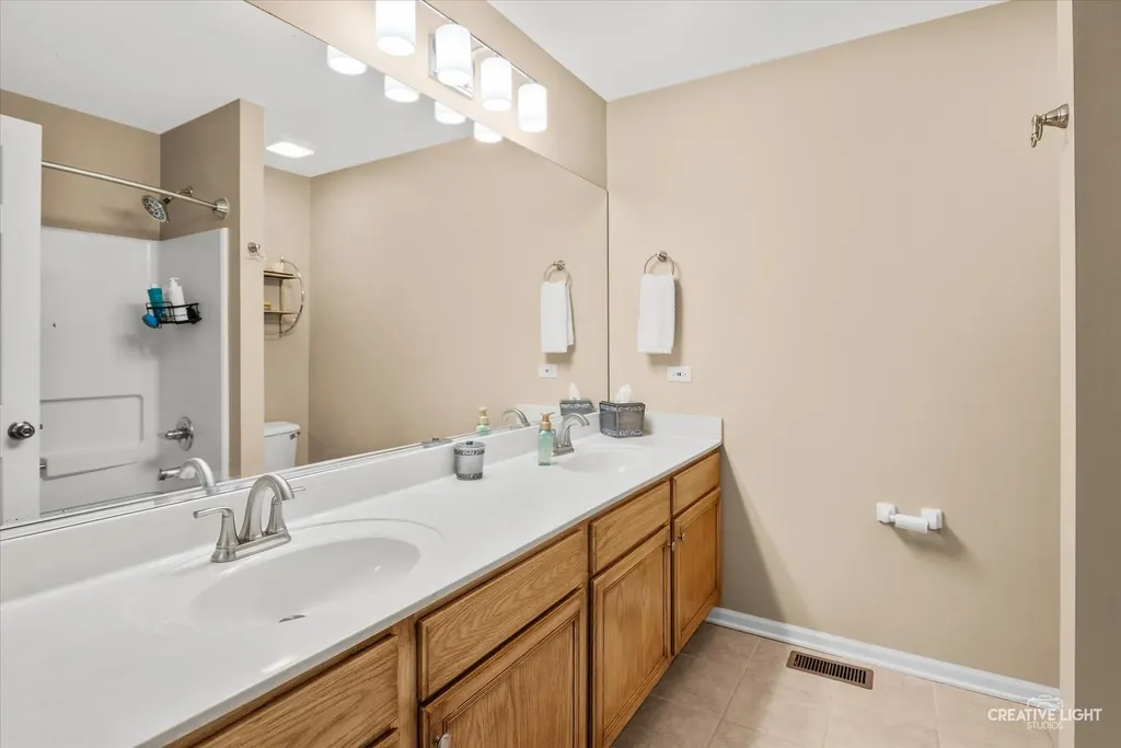 2732 Lahinch Drive Aurora IL 60503
