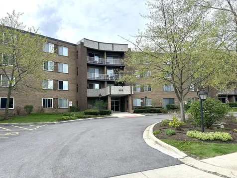 909 East Kenilworth Avenue Palatine IL 60074