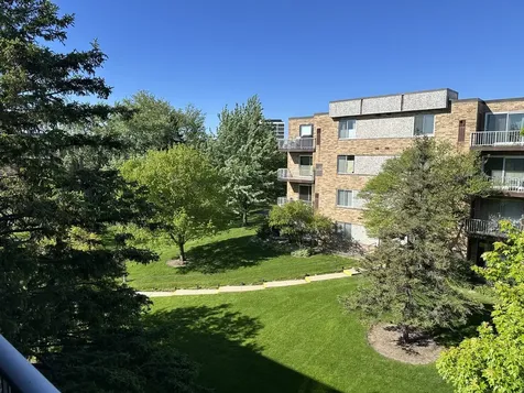 909 East Kenilworth Avenue Palatine IL 60074