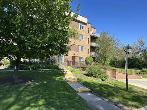 909 East Kenilworth Avenue Palatine IL 60074