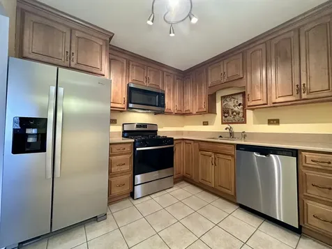 909 East Kenilworth Avenue Palatine IL 60074