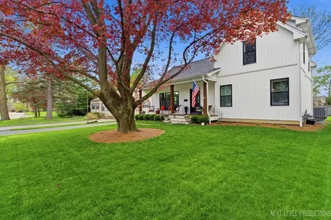 728 North Lincoln Avenue Geneva IL 60134