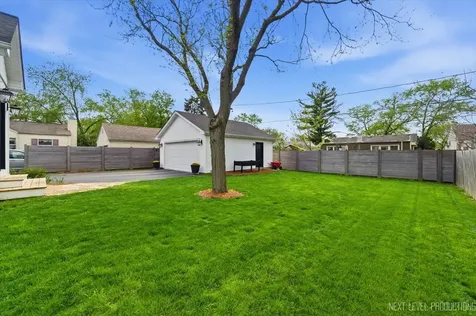 728 North Lincoln Avenue Geneva IL 60134