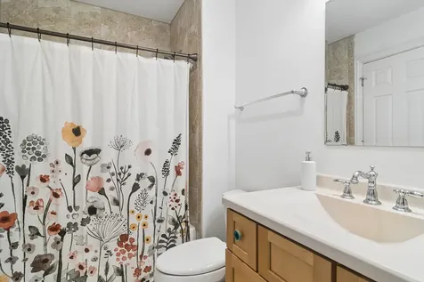 1181 Regent Drive Mundelein IL 60060
