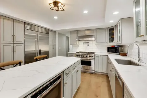 26 The Court Of Island Point Northbrook IL 60062
