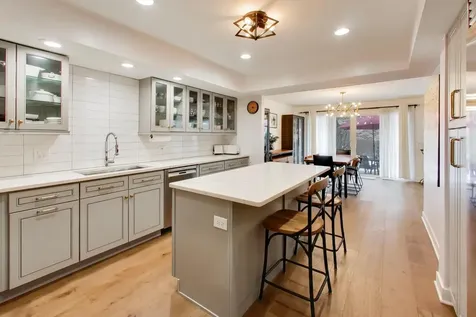 26 The Court Of Island Point Northbrook IL 60062