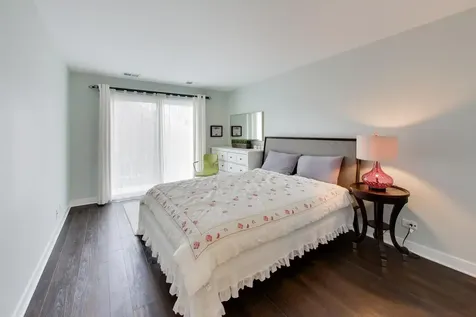 26 The Court Of Island Point Northbrook IL 60062