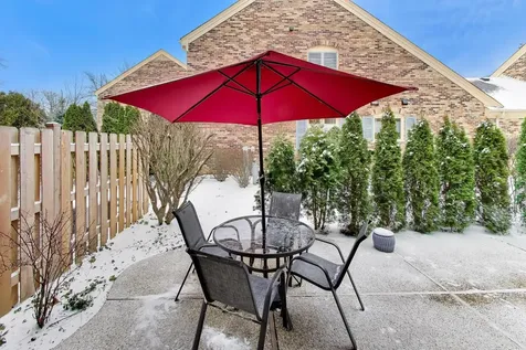26 The Court Of Island Point Northbrook IL 60062