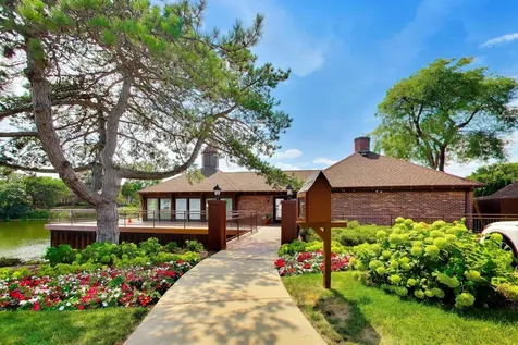26 The Court Of Island Point Northbrook IL 60062