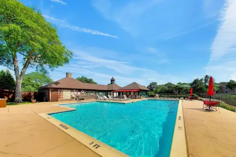 26 The Court Of Island Point Northbrook IL 60062