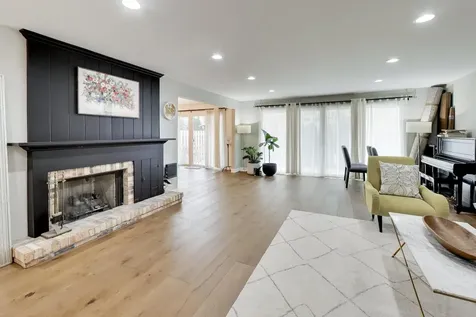 26 The Court Of Island Point Northbrook IL 60062