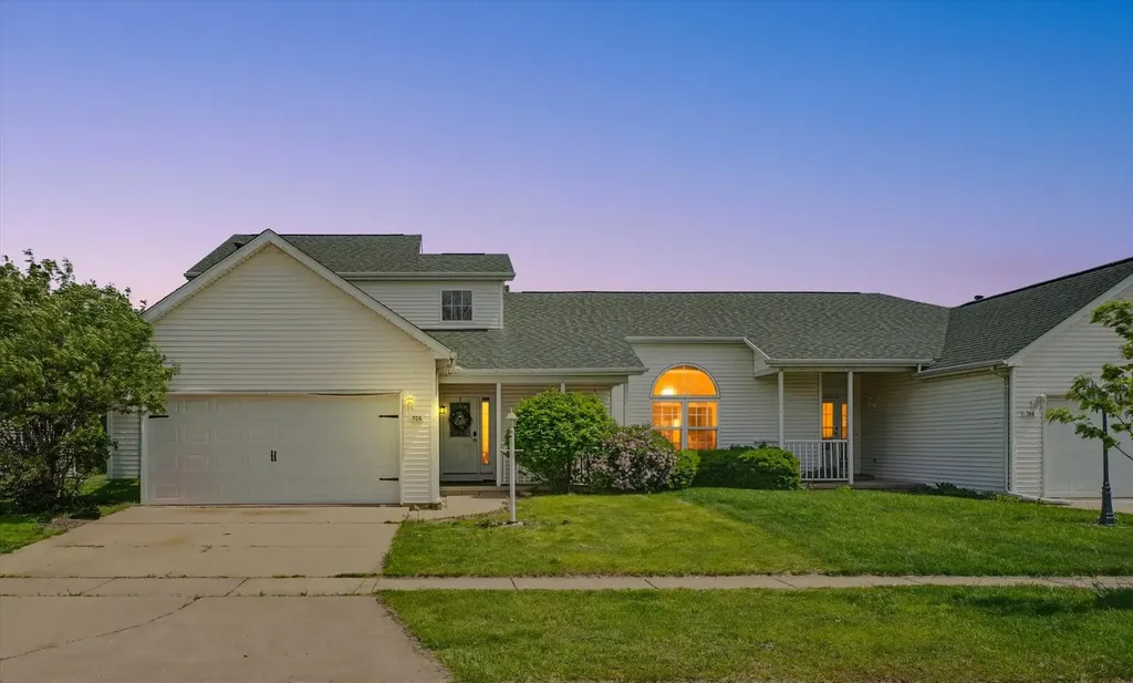 708 Erin Drive Champaign IL 61822