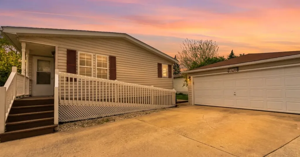 22734 Ravisloe Lane Frankfort IL 60423