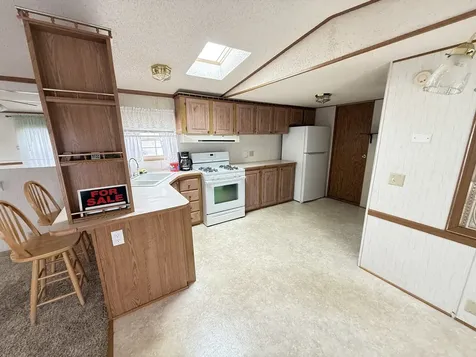 69 Meadowlark Lane Beecher IL 60401
