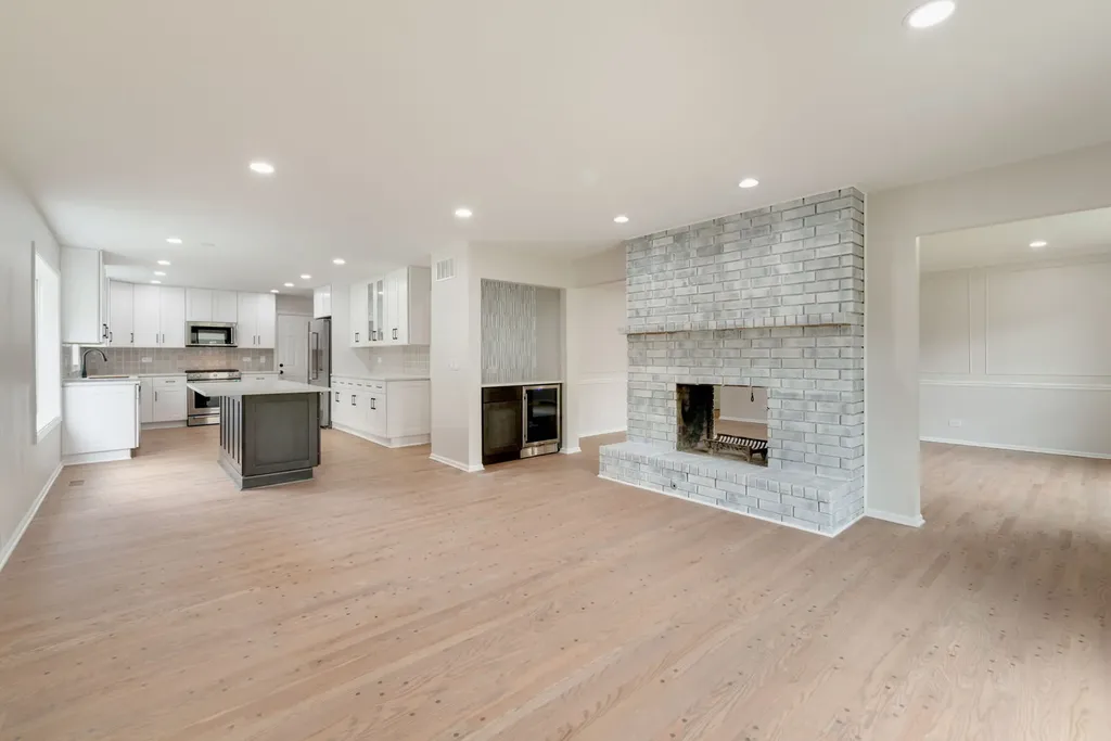 210 Westmoreland Lane Naperville IL 60540