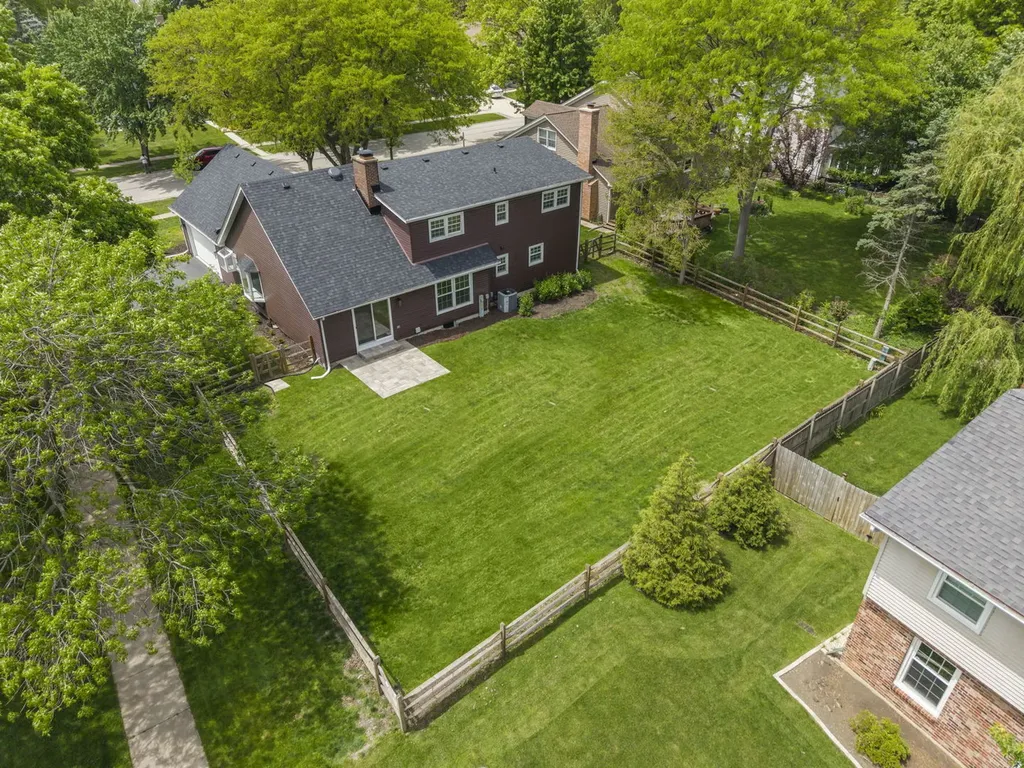 210 Westmoreland Lane Naperville IL 60540