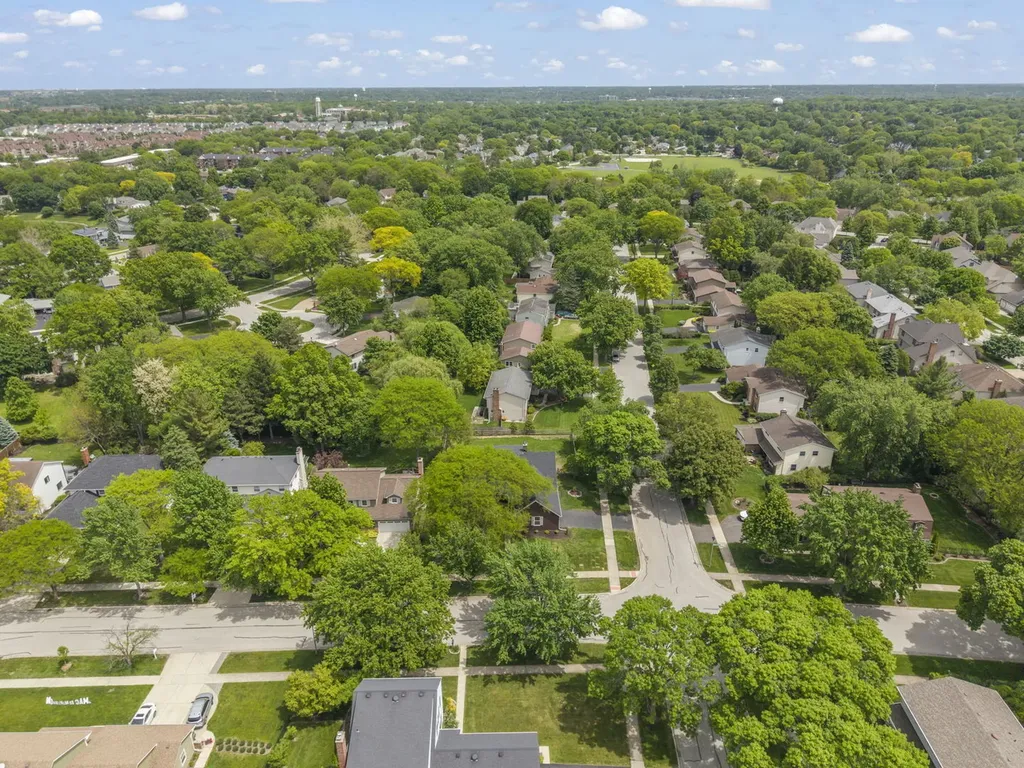 210 Westmoreland Lane Naperville IL 60540