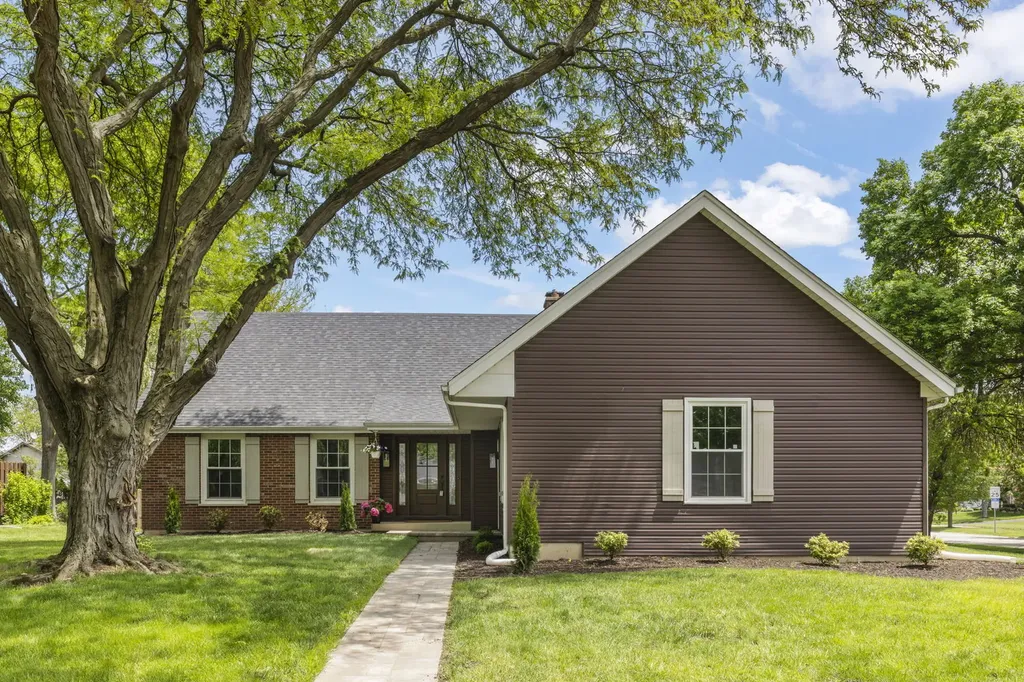 210 Westmoreland Lane Naperville IL 60540