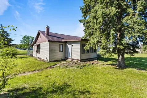 9032 Us Route 150 Oakwood IL 61858