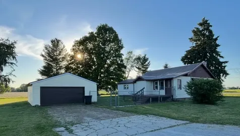 9032 Us Route 150 Oakwood IL 61858